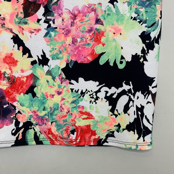 Charlotte Russe Straight Pencil Skirt Watercolor Floral Pattern Stretch Size S - Picture 3 of 10